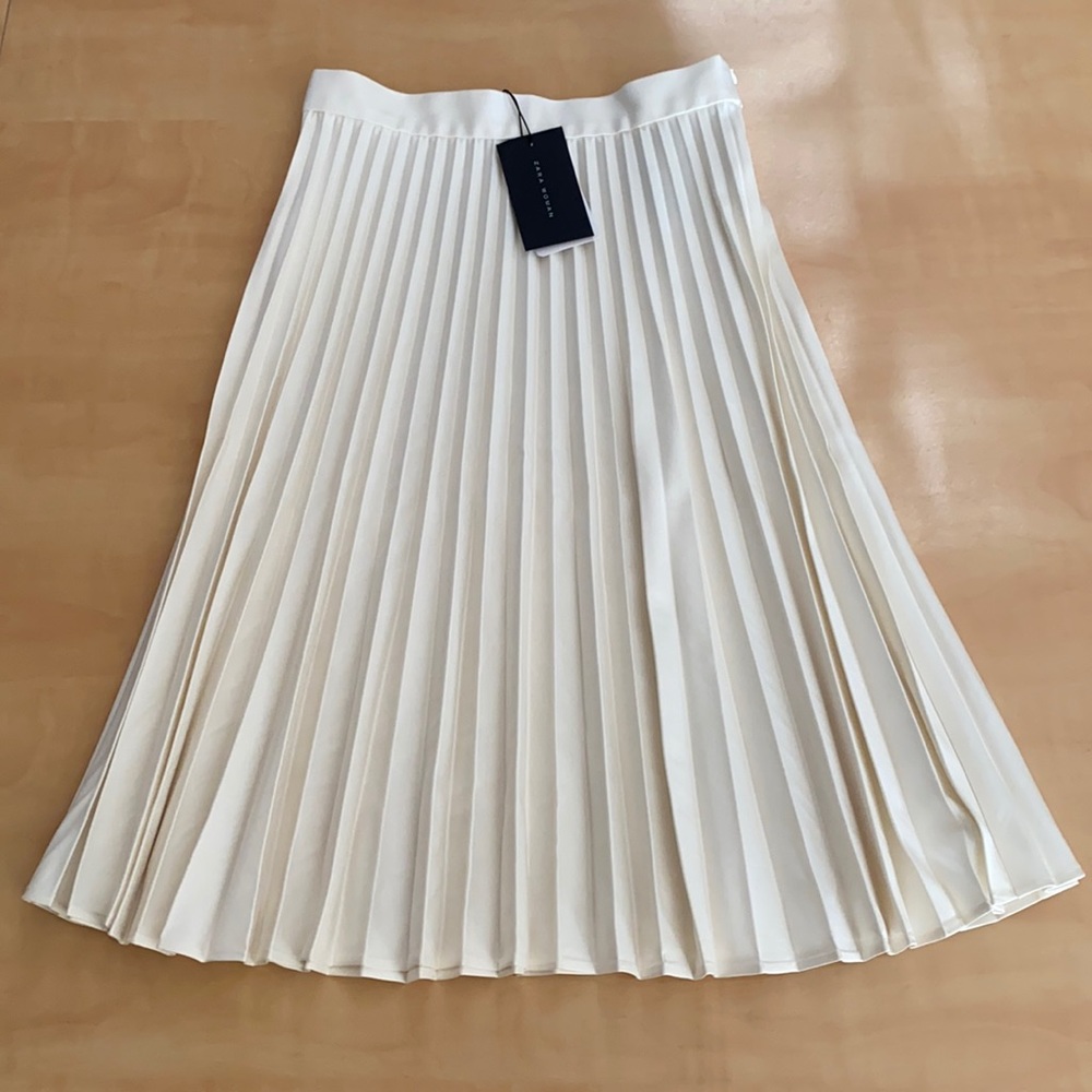 Zara Pleated Skirt Sz S